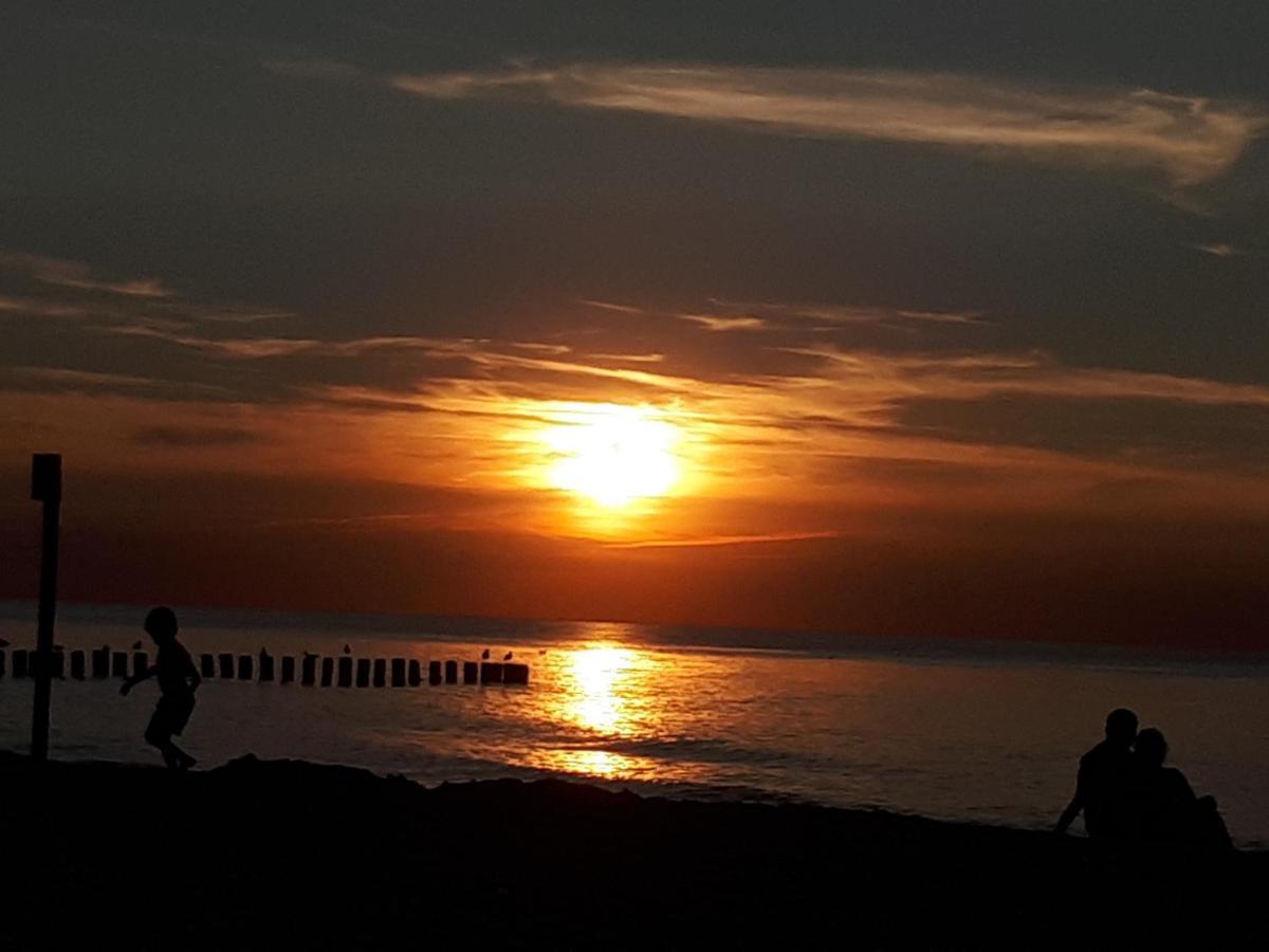Golden Sand Lukecin Luaran gambar